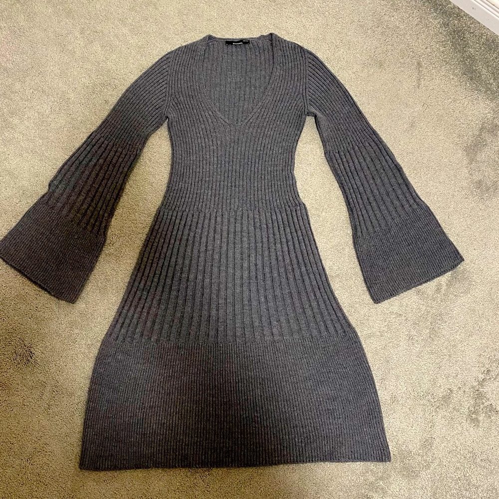 STEFANEL Wool V-Neck Ribbed Dress with Flared Sleeves & Hem